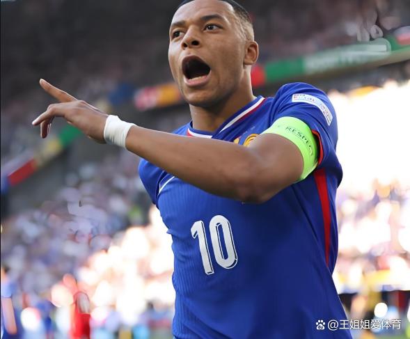 法国队连续三场胜利,稳坐领跑位置的球员
